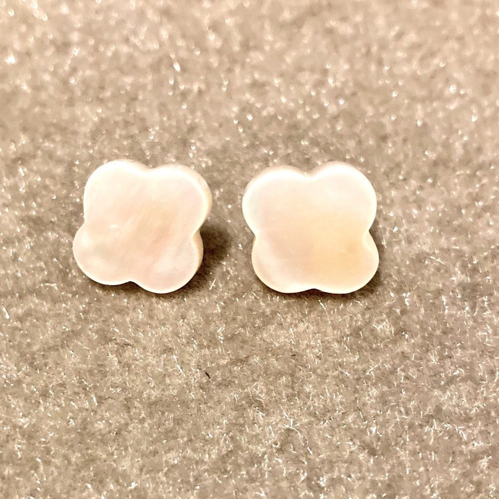 KEP Designs Mother of Pearl Clover Earrings 🍀
